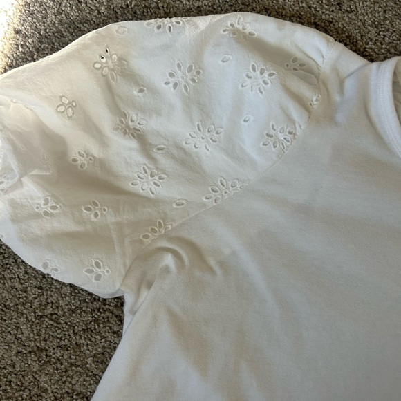 Old Navy cotton crewneck puff sleeve short sleeve. Eyelet lace. Cottage core. L - Picture 4 of 10